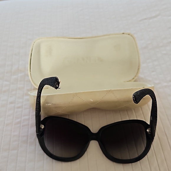 Chanel sunglasses - Picture 6 of 9